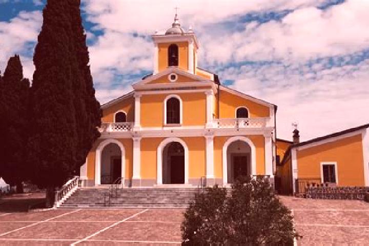 Hannah, 25 — Escort in San Cosmo Albanese, Italy