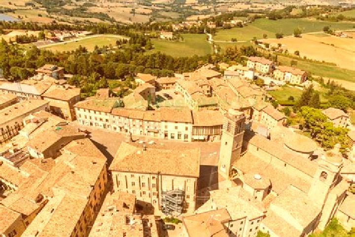 Hannah, 25 — Escort in San Ginesio, Italy
