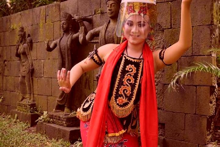 Hannah, 25 — Escort in Tamansari Krajan, Indonesia