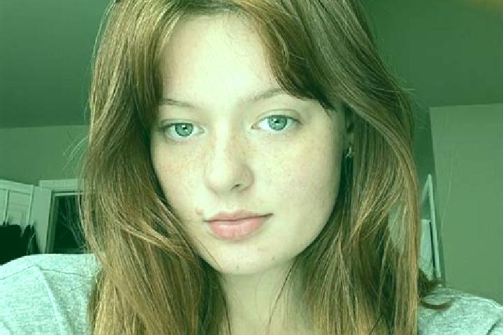 Hannah, 26, a auburn grey-eyed latina companion based in Santa Cruz de Grio. Offering Massage, Erotic Massage, Couples. Available for incall and outcall, ove...