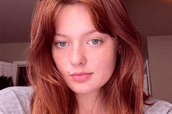 Hannah, 26, a auburn grey-eyed mediterranean companion based in Greentree. Offering Roleplay, Dinner Date, CIM, Fetish. Available for incall and outcall, day...