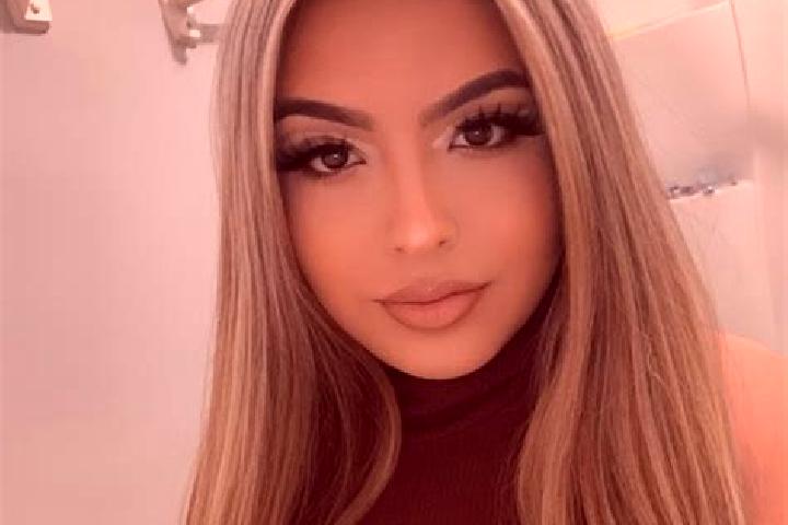 Hannah, 26, a blonde grey-eyed latina companion based in Shwegu. Offering Overnight, Fetish, Tantra, BDSM. Available for incall and outcall, day and evening ...