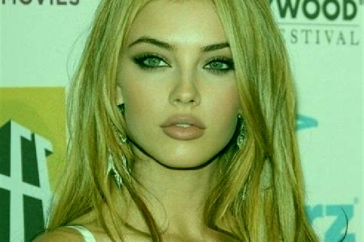 Hannah, 26, a blonde hazel-eyed latina companion based in Poblado Francisco Santana Peralta. Offering Striptease, Fetish, GFE, Girlfriend Experience. Availab...