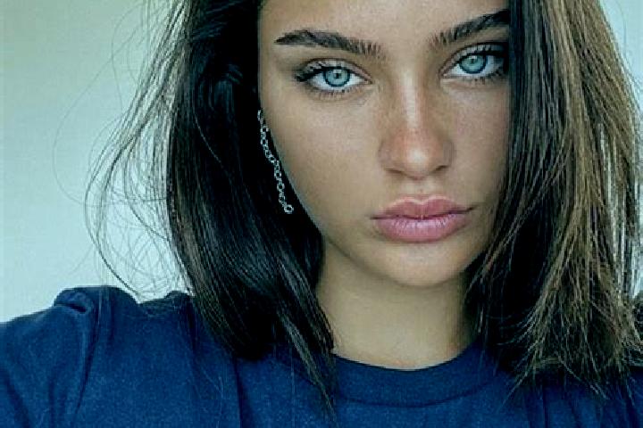 Hannah, 26, a brunette dark-eyed middle eastern companion based in Ponte da Barca. Offering Prostate Massage, OWO, Duos, Massage. Available for incall and ou...