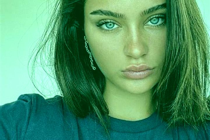 Hannah, 26, a brunette dark-eyed mixed companion based in La Baussaine. Offering Couples, BDSM, Erotic Massage. Available for incall and outcall, day and eve...
