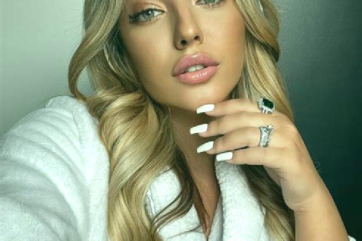 Hannah, 26, a dark blonde amber-eyed latina companion based in Urla. Offering CIM, Girlfriend Experience, Massage. Available for incall and outcall, overnigh...