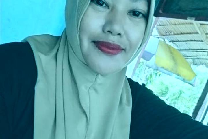 Hannah, 26 — Escort in Ampana, Indonesia