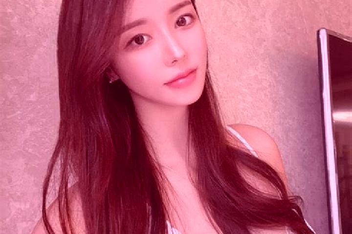 Hannah, 26 — Escort in Bowangshan, China