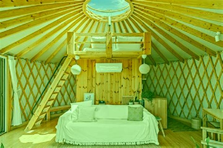 Hannah, 26 — Escort in Elin-Yurt, Russia