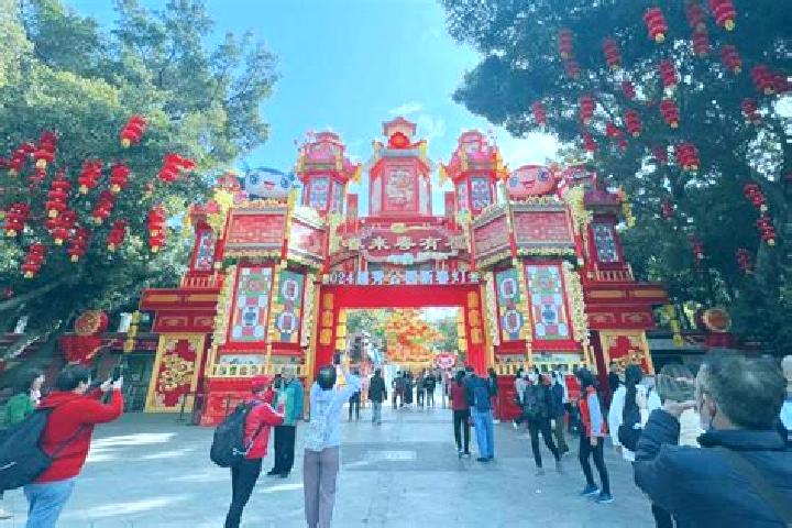 Hannah, 26 — Escort in Youshui, China