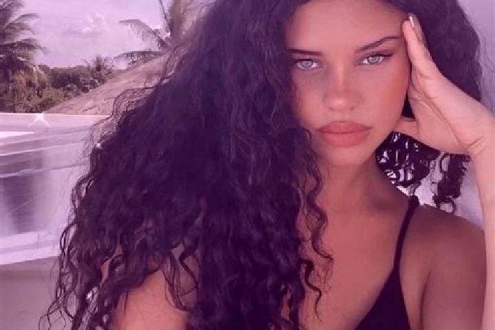 Hannah, 27, a black grey-eyed latina companion based in Areka. Offering OWO, Travel Companion, Party Girl, Overnight, Duos. Available for incall and outcall,...