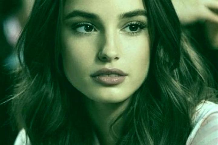 Hannah, 27, a brunette brown-eyed ebony companion based in Ferdinand. Offering Tantra, Overnight, Massage, Striptease, Duos. Available for incall and outcall...