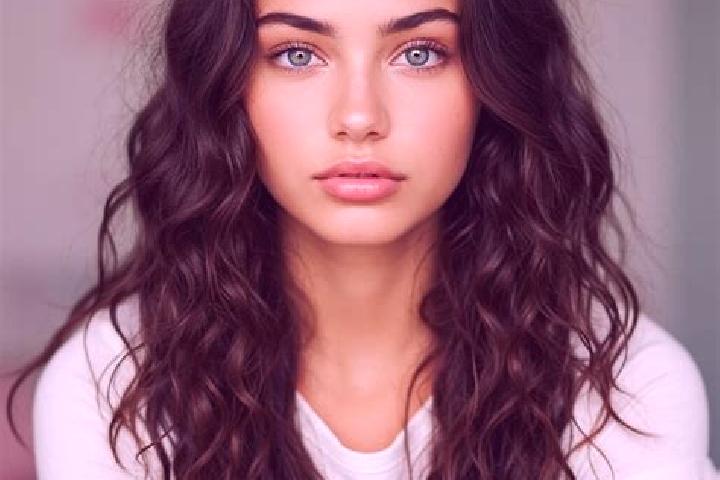 Hannah, 27, a brunette grey-eyed mediterranean companion based in Caruban. Offering Dinner Date, Travel Companion, BDSM. Available for incall and outcall, ov...