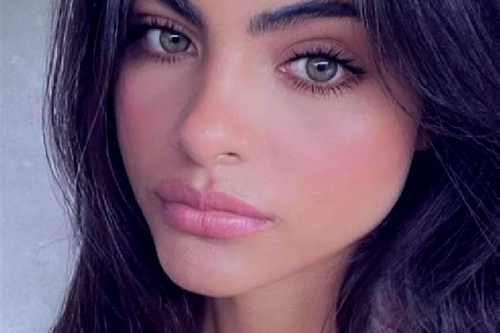 Hannah, 27, a chestnut green-eyed caucasian companion based in Cernex. Offering Travel Companion, Overnight, Tantra, A-Level. Available for incall and outcal...