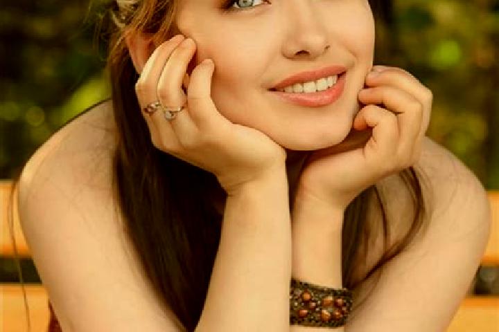 Hannah, 27, a red blue-eyed asian companion based in Tulangan Utara. Offering A-Level, Domination, Roleplay. Available for incall and outcall, day and evenin...