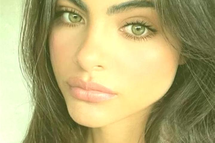 Hannah, 27, a red green-eyed indian companion based in Rio Congo. Offering Roleplay, Deep French Kissing, Striptease. Available for incall and outcall, day a...