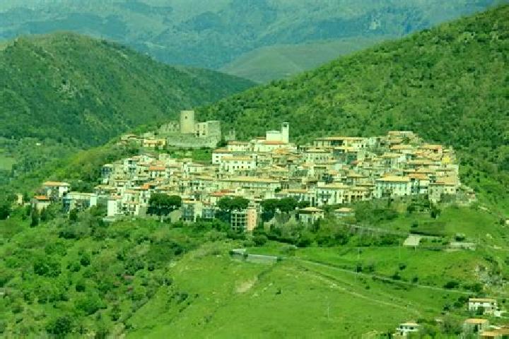 Hannah, 27 — Escort in Fagnano Castello, Italy