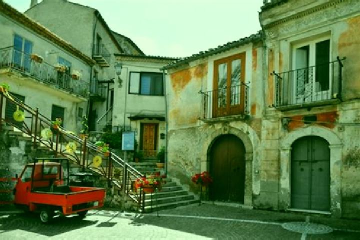 Hannah, 27 — Escort in Marsicovetere, Italy