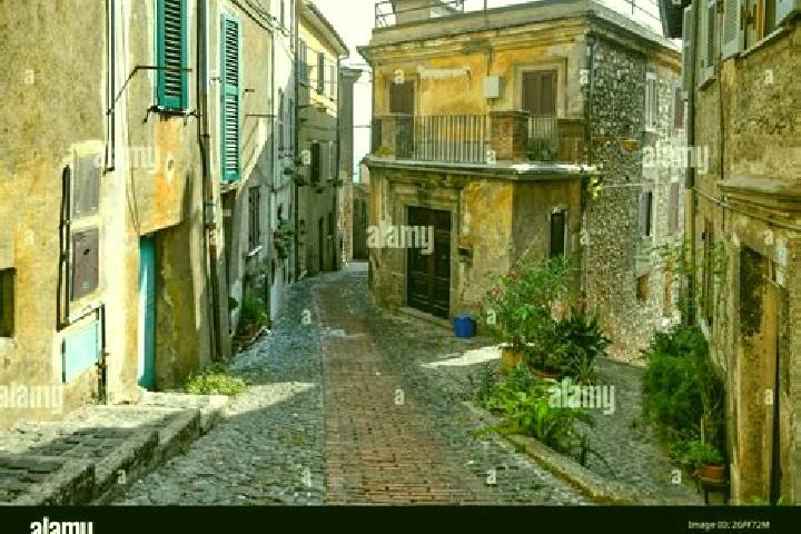 Hannah, 27 — Escort in Morolo, Italy