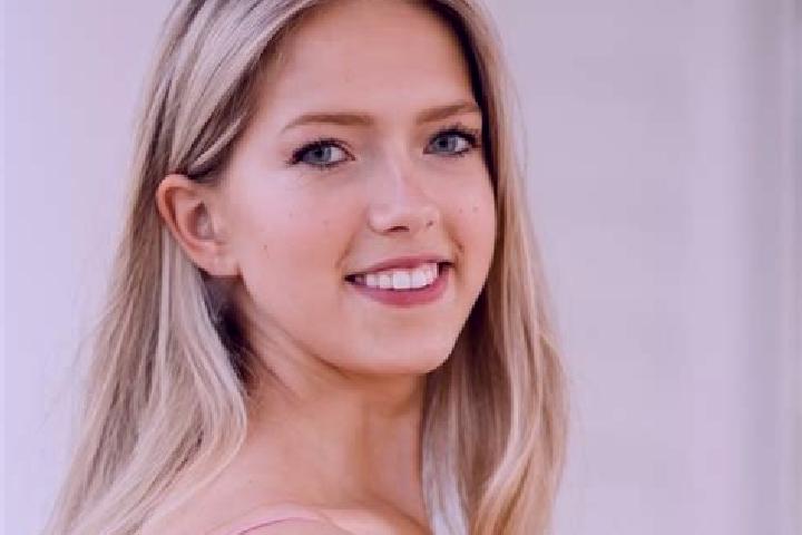 Hannah, 27 — Escort in New Canaan, United States