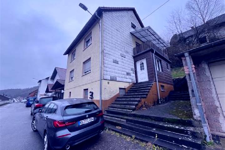 Hannah, 27 — Escort in Obernheim-Kirchenarnbach, Germany