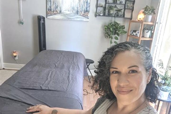 Hannah, 28, a black amber-eyed caucasian companion based in El Chote. Offering Massage, OWO, 69, Dinner Date. Available for incall and outcall, day and eveni...