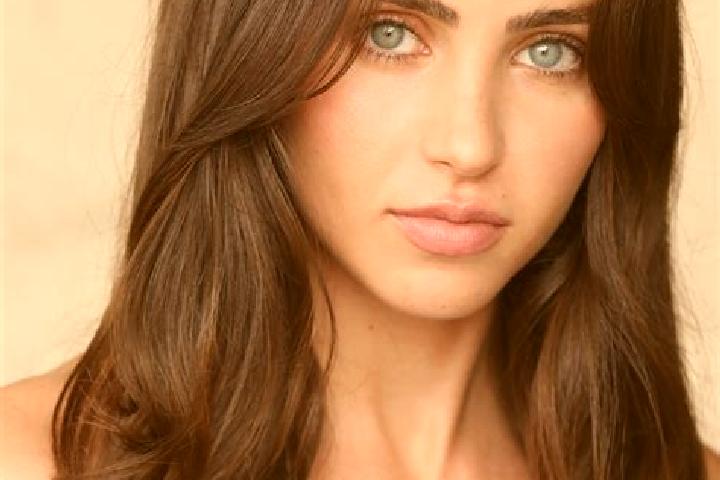 Hannah, 28, a chestnut brown-eyed mediterranean companion based in Hornberg. Offering Fetish, Erotic Massage, Party Girl, Couples. Available for incall and o...