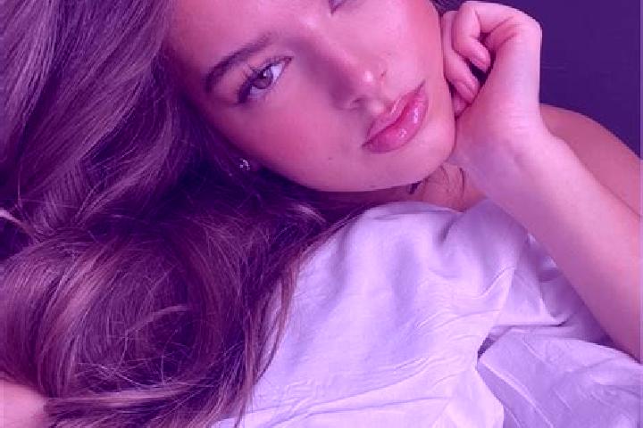 Hannah, 28, a chestnut grey-eyed latina companion based in Winsko. Offering Tantra, Striptease, Deep French Kissing, Massage. Available for incall and outcal...