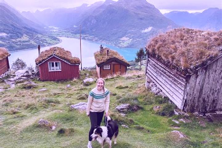 Hannah, 28 — Escort in Fossbergom, Norway