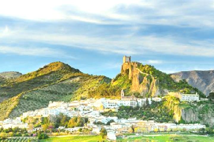 Hannah, 28 — Escort in Membribe de la Sierra, Spain