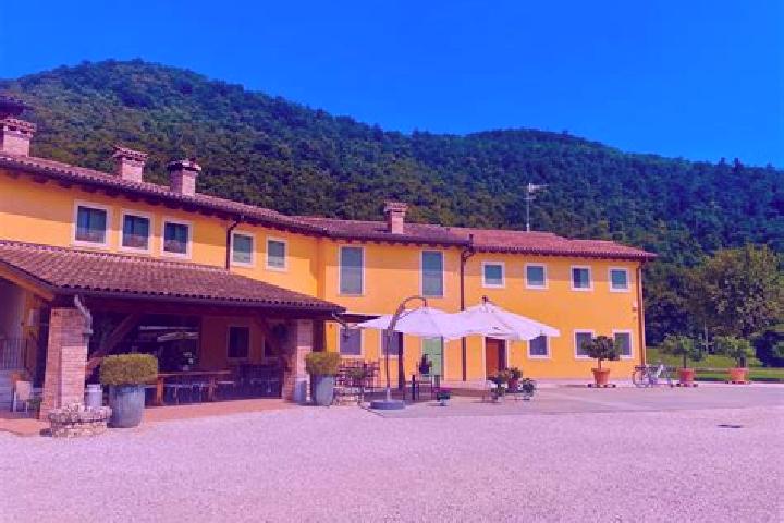 Hannah, 28 — Escort in Pieve d Olmi, Italy