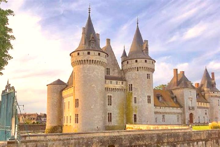 Hannah, 28 — Escort in Rochefort-sur-Loire, France