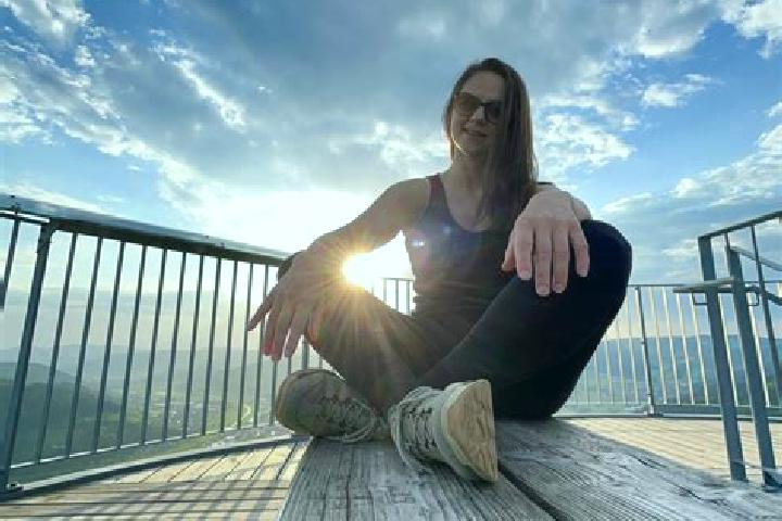 Hannah, 28 — Escort in Rosheim, France