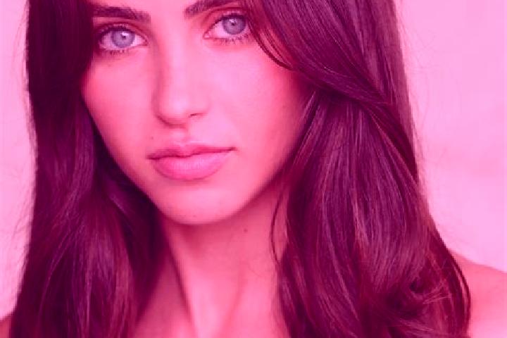 Hannah, 29, a auburn hazel-eyed latina companion based in Zhongben. Offering Dinner Date, OWO, Travel Companion. Available for incall and outcall, day and ev...