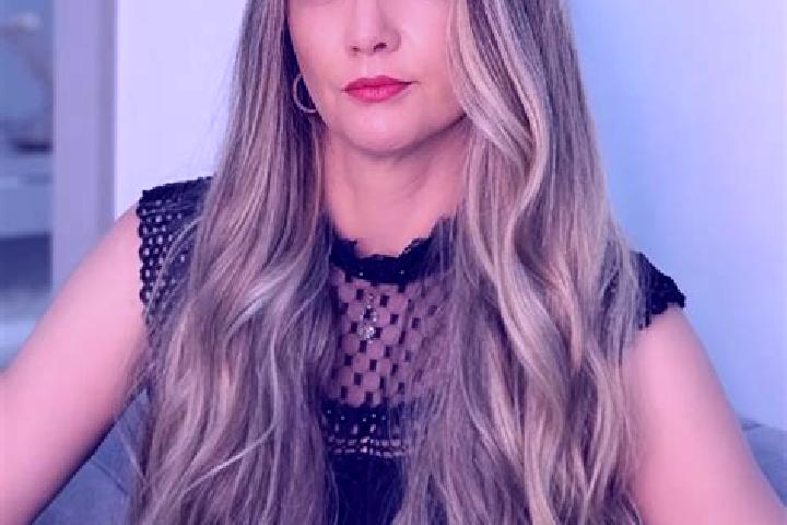 Hannah, 29 — Escort in Candiba, Brazil