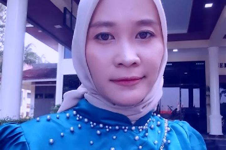 Hannah, 29 — Escort in Cimanggu Wetan, Indonesia