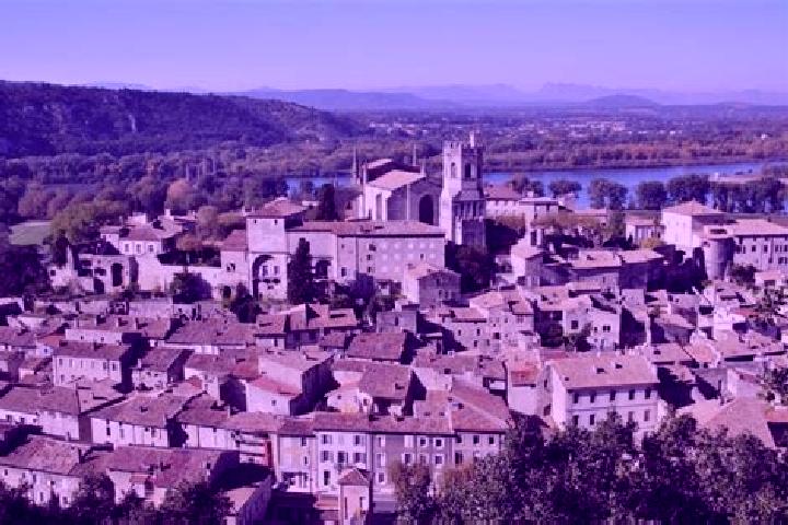 Hannah, 29 — Escort in Viviers-sur-Chiers, France