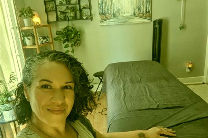 Hannah, 30, a auburn grey-eyed middle eastern companion based in Kharja. Offering Overnight, A-Level, Massage. Available for incall and outcall, overnight bo...