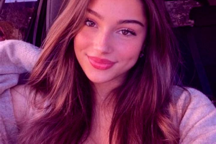 Hannah, 30, a dark blonde hazel-eyed latina companion based in Saint-Romain-de-Benet. Offering GFE, Couples, Roleplay, Overnight, Dinner Date. Available for ...