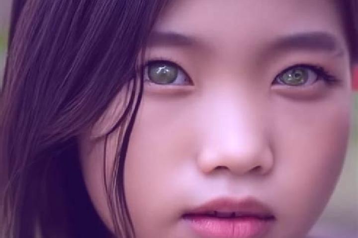 Hannah, 30, a red green-eyed asian companion based in Hallwang. Offering GFE, Travel Companion, Massage, CIM. Available for incall and outcall, overnight boo...