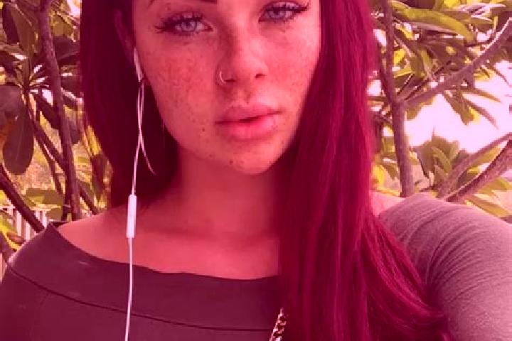 Hannah, 30, a red green-eyed european companion based in La Chaux-de-Fonds. Offering CIM, BDSM, Tantra. Available for incall and outcall, overnight bookings ...
