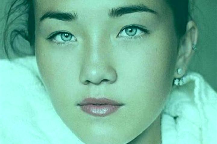 Hannah, 30, a red grey-eyed caucasian companion based in Qianxi. Offering 69, Tantra, Couples. Available for incall and outcall, day and evening dates.