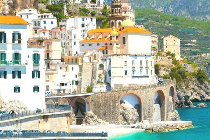 Hannah, 30 — Escort in Caltanissetta, Italy
