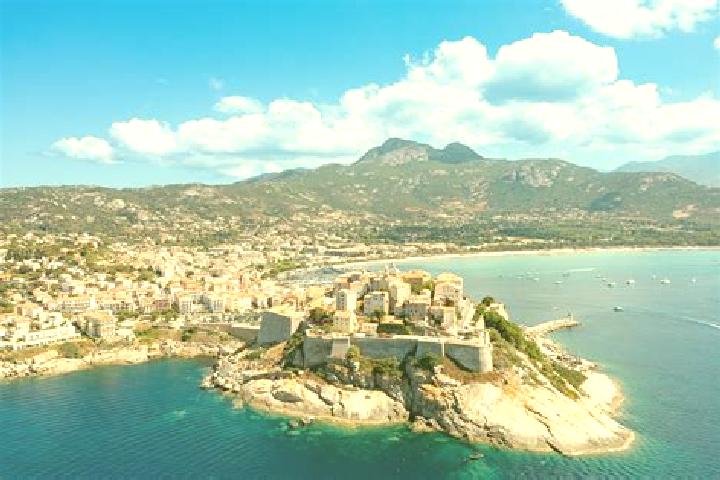 Hannah, 30 — Escort in Calvi, France