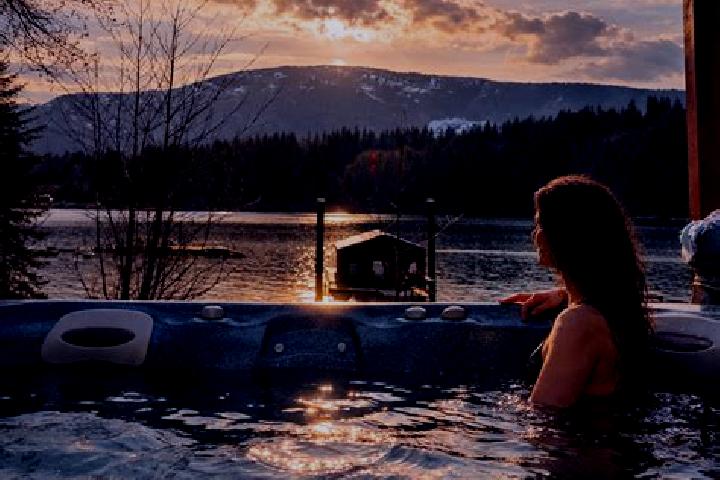 Hannah, 30 — Escort in Honeymoon Bay, Canada