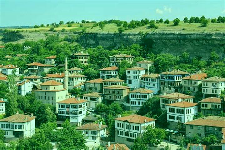 Hannah, 30 — Escort in Karakuyu, Turkey