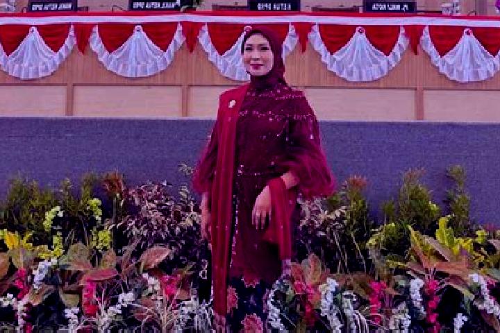 Hannah, 30 — Escort in Kendari, Indonesia
