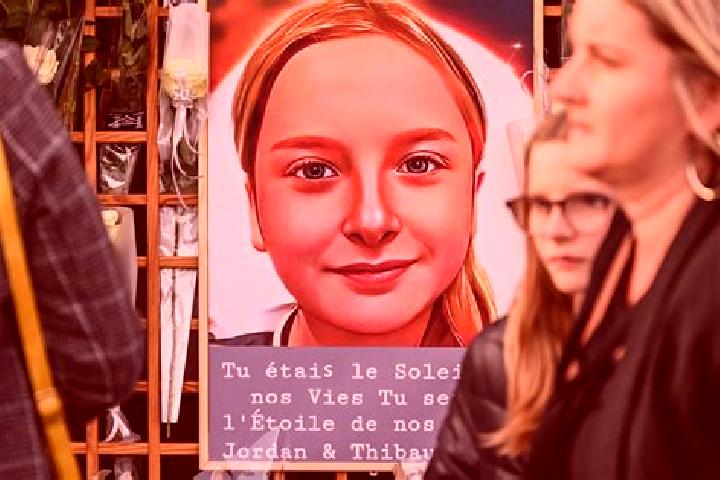 Hannah, 30 — Escort in Tavers, France