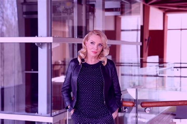 Hannah, 30 — Escort in Voderady, Czech Republic