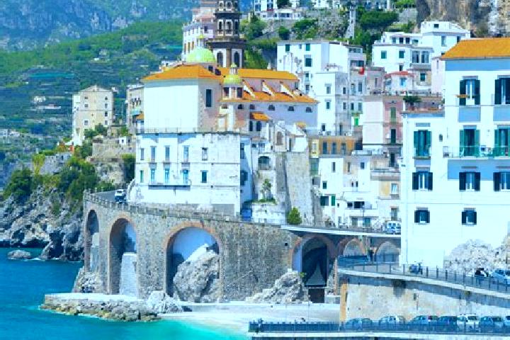 Hannah, 30 — Escort in Zappello, Italy
